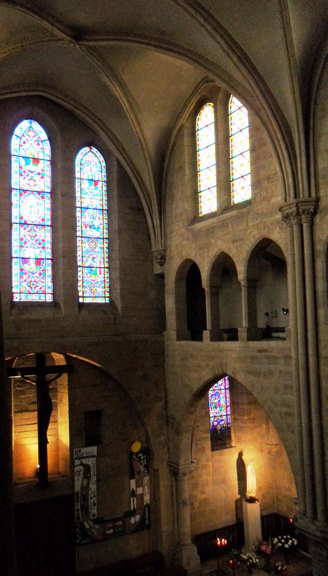 Le chœur de l'église de Créteil vu depuis le triforium droit